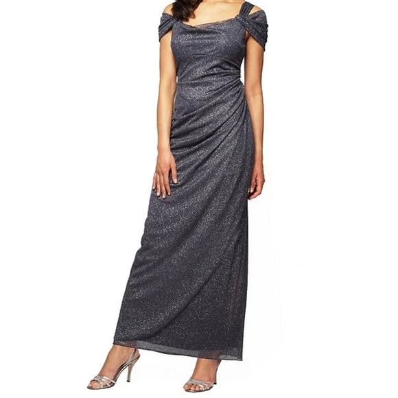 Beautiful Prom/ Evening Dress - Picture 1 of 7